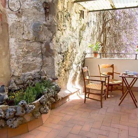 Lejlighed Athenou Girona